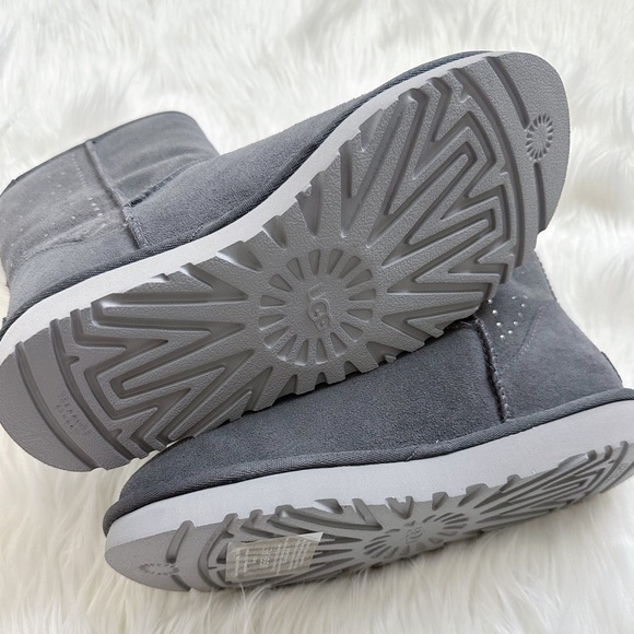 UGG Classic Studded Short Boot - Picture 5 of 7